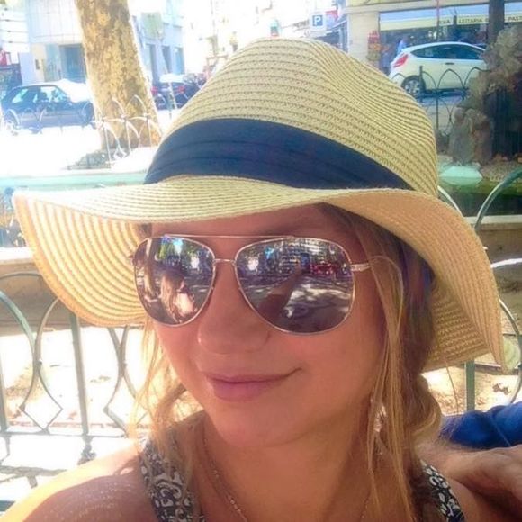 Meet your Posher, Athena - Picture 1 of 1